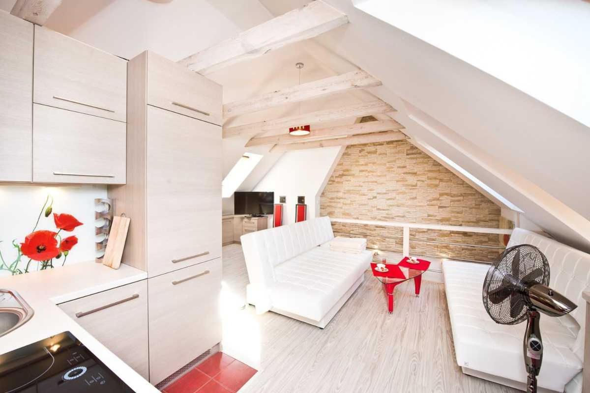 Dwupoziomowy Stylowy Apartament Przy Centrum Gdyni, Niedaleko Morza Gdynia Esterno foto